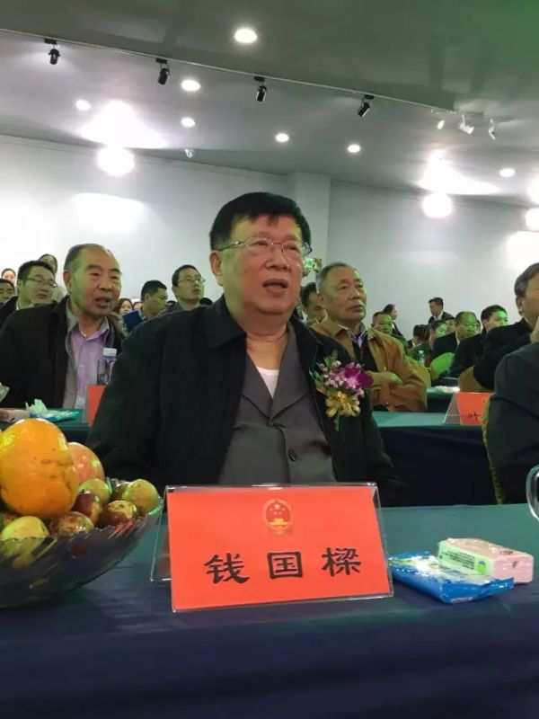 用筆墨丹青謳歌長征精神